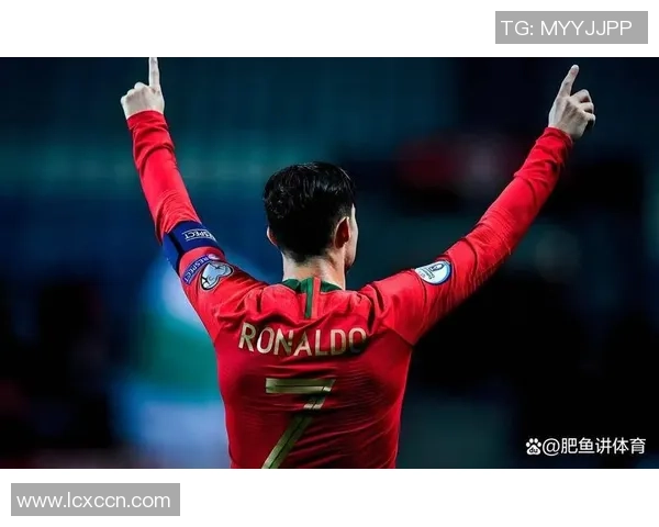 足球球星花式技巧创意大赏：从梅西到C罗的炫技风采与独特演绎